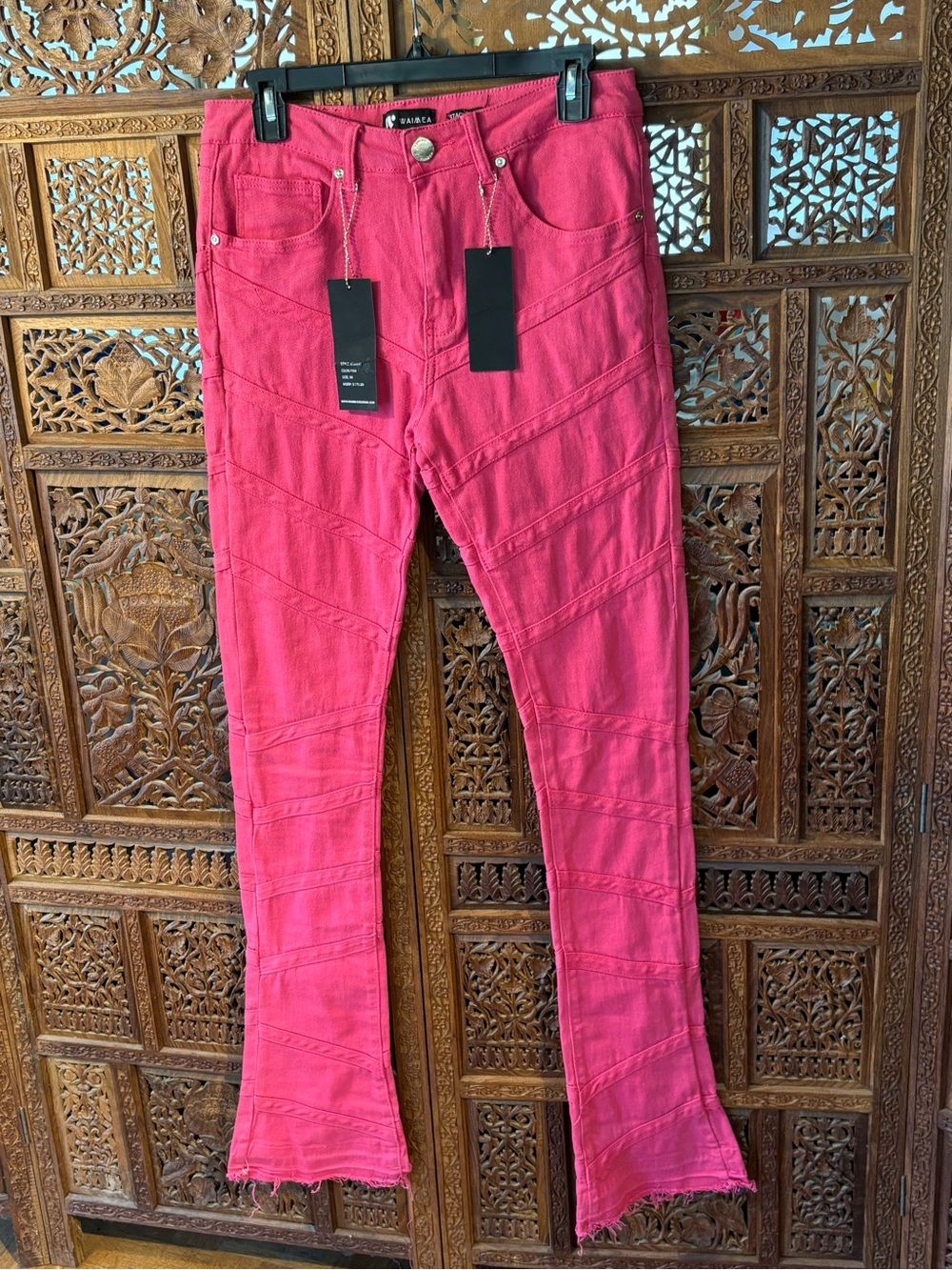 Waimea Slim Fit Men’s Jeans in Bright Pink